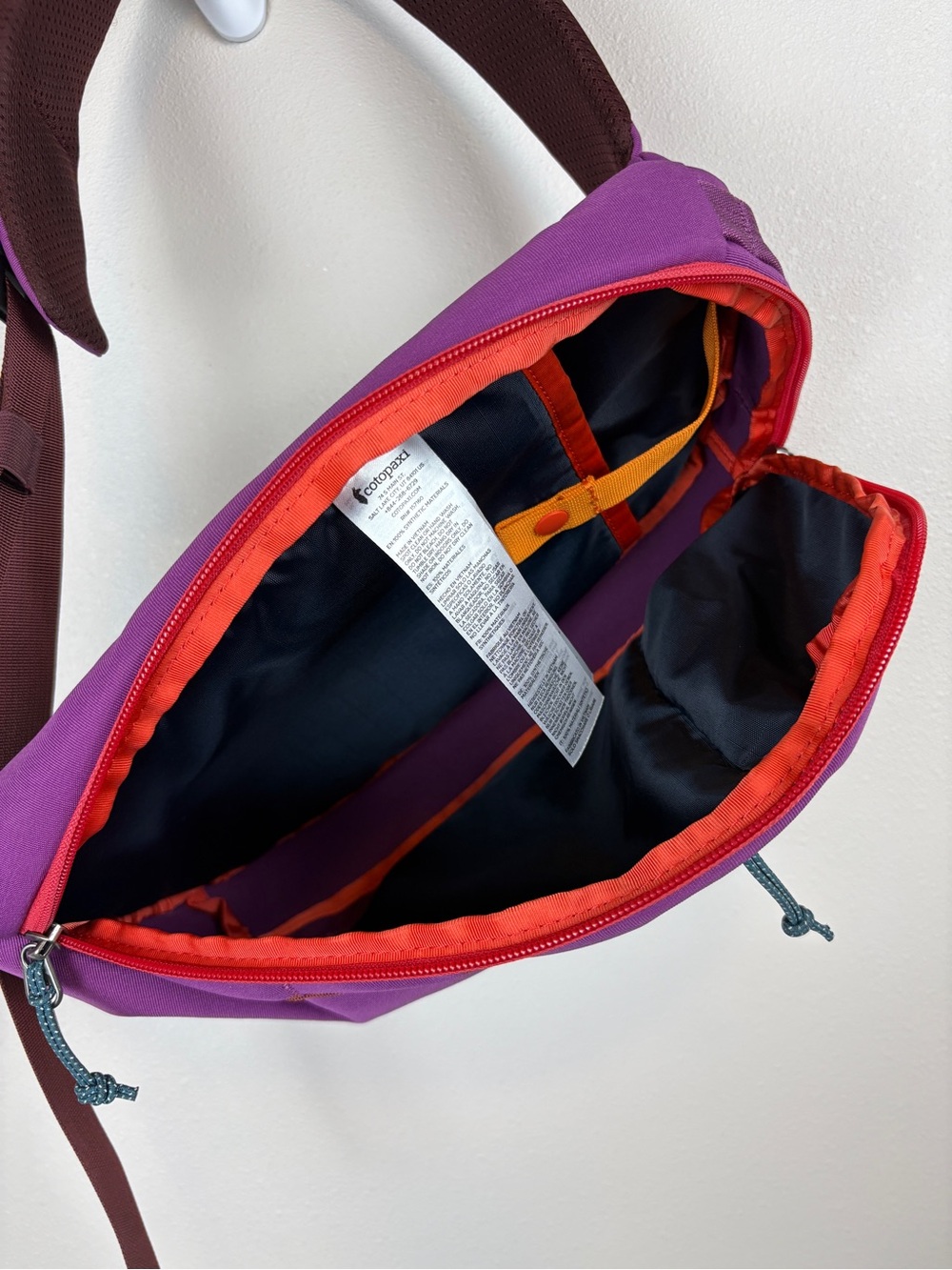 Cotopaxi Todo 8L Sling in Aster - Picture 5 of 6